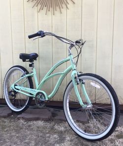 Women’s Electra 7sp. Beach Cruiser Bicycle !