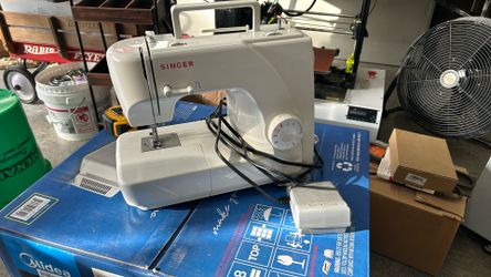 Singer Sewing Machine
