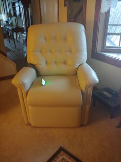 Left Chair With Remote