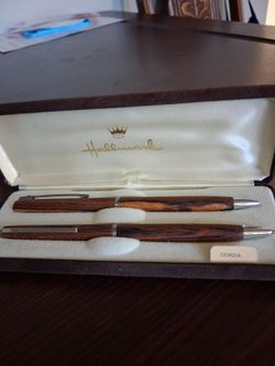 Hallmark pen set