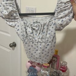 hollister cute floral top