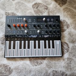 Arturia Microfreak Synthesizer