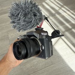 lumix g7 with mic and battery