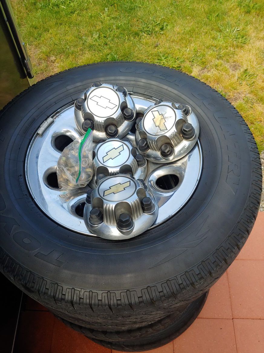 Tires 6 lug Chevy ,gmc, cadillac , Toyota 265/70/17 wheels,rims