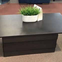 Three-piece occasional table set