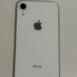 IPhone XR 128 GB White Unlocked for Sale in Evanston, IL - OfferUp