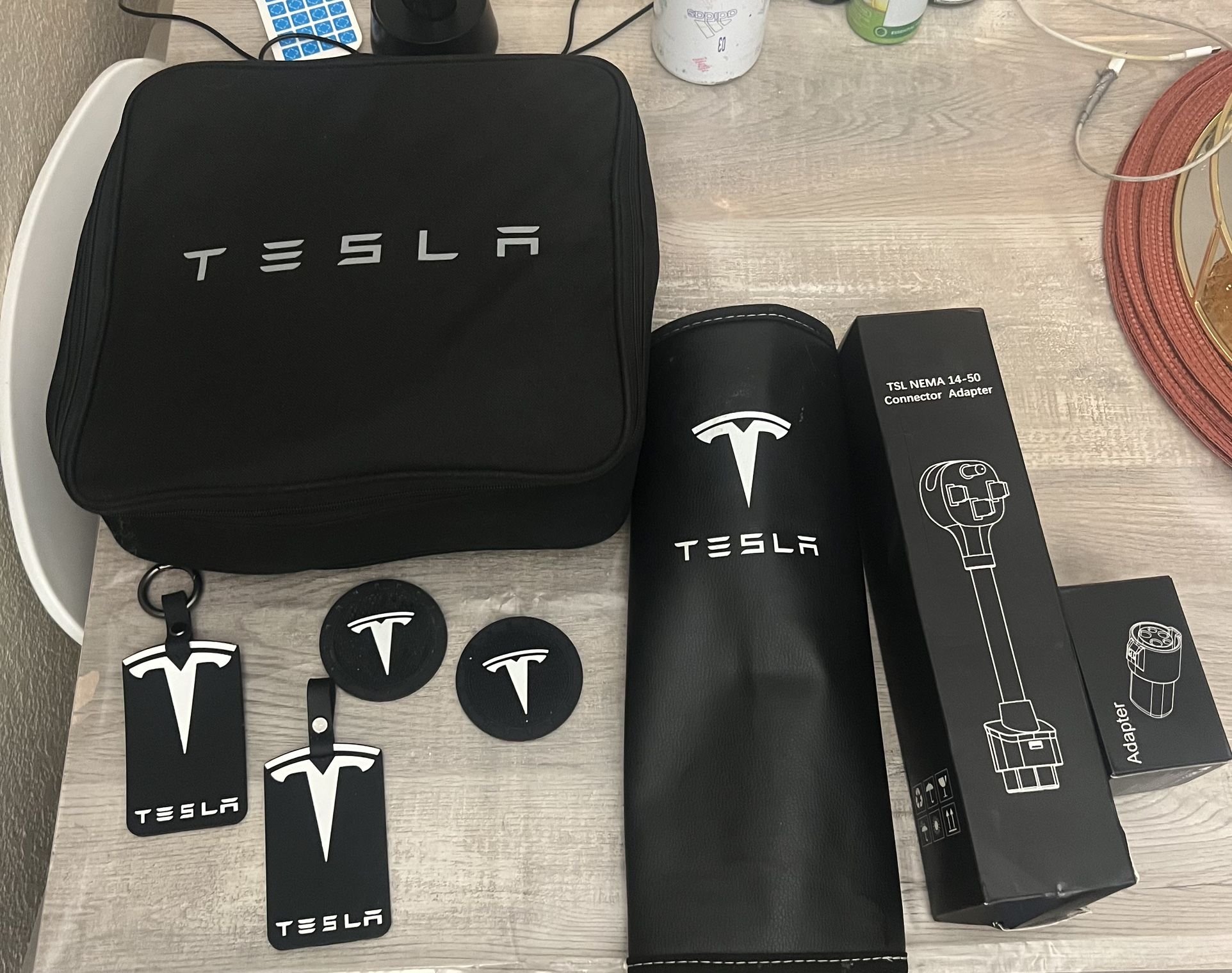 TESLA CHARGER + ACCESSORIES