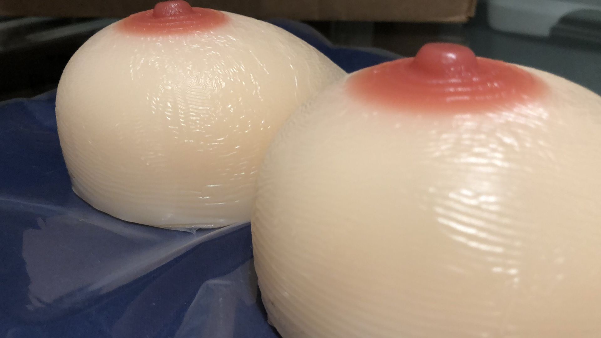 HP95 Women Silicone Breast Forms Reusable for Crossdresser Transgender Cosplay & Mastectomy Patient Silicone Boobs Prosthesis Breast Forms (A=300G-70