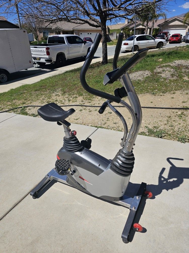 Upright Sitting Exercise Bike
