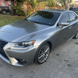 2017 Lexus IS