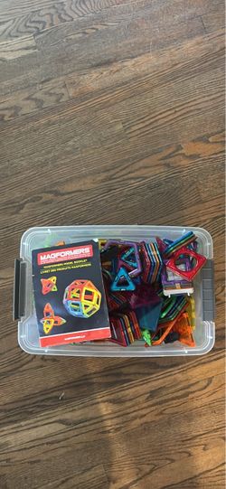 Magformers Magnetic Building Set with Booklet