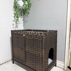 Cat litter box