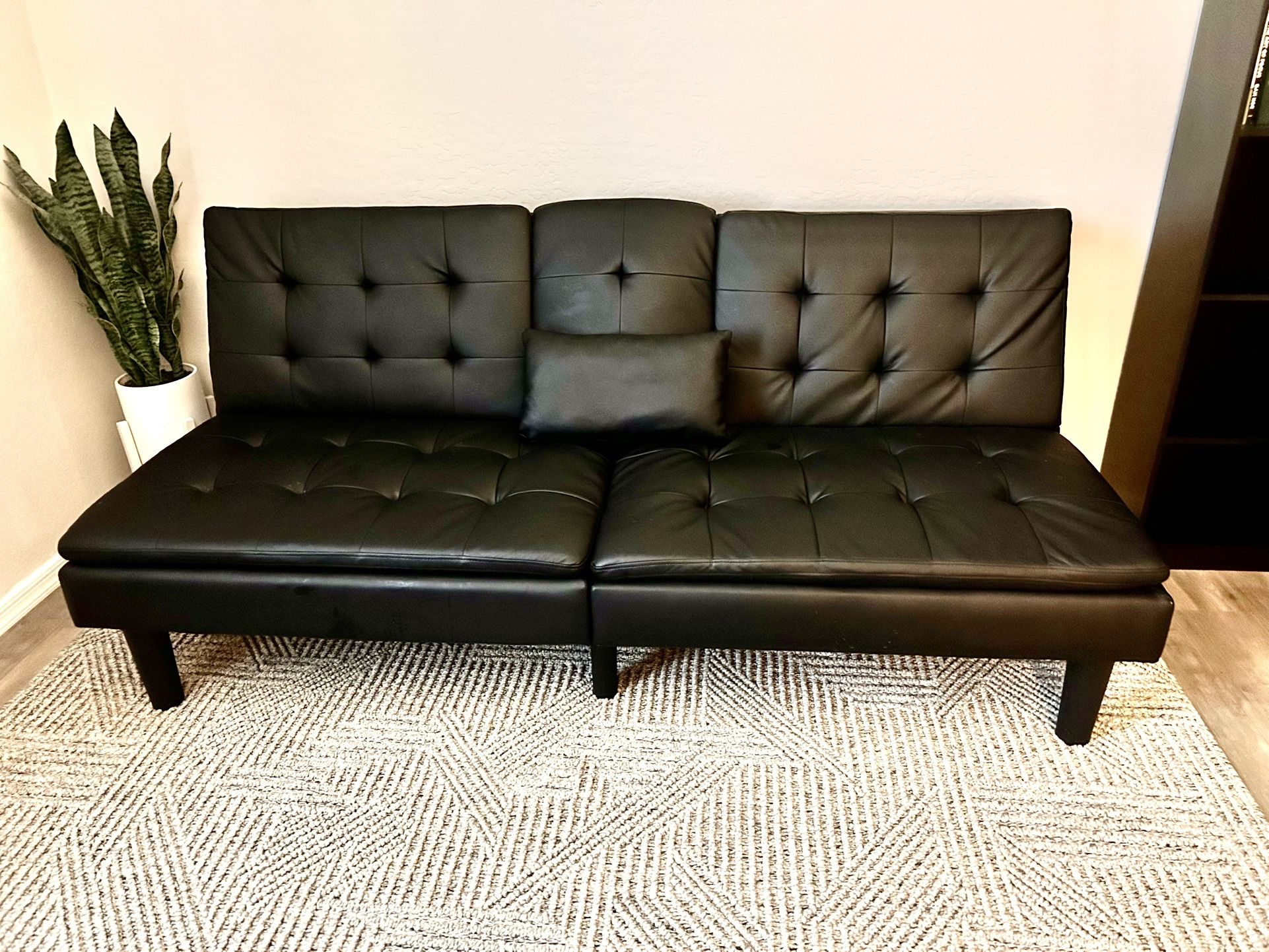 BLACK FUTON