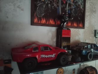 Traxxas slash 4wd 3s velineon.clipless body