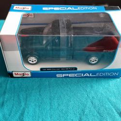 1993 Chevrolet 454 SS Pickup Truck Black 1/24 Diecast Model Car by Maisto