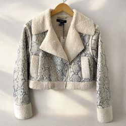 Small Forever21 jacket snake, Sherpa all inside 