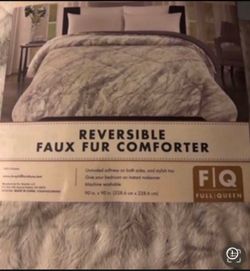 New reversible, queen comforter