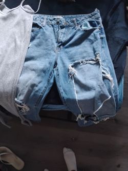 Light Wash Distressed Ripped Jeans