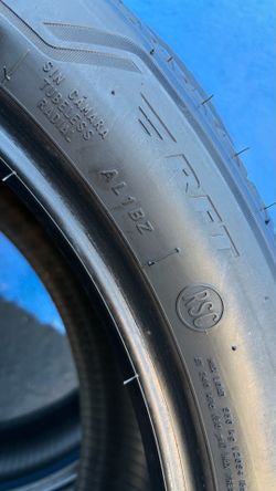 2 tire 275/40/20 Bridgestone Alenza