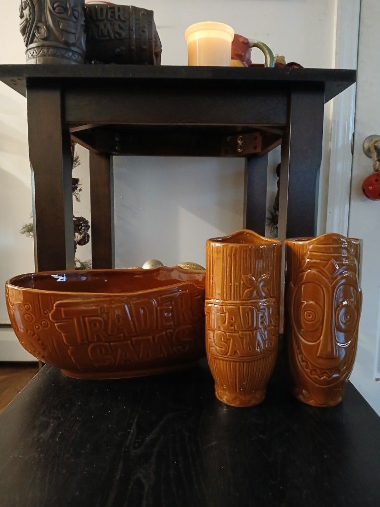 Disney Trader Sams Tiki Chip Bowl And Cups New