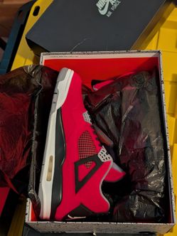 Air Jordan 4 Retro Toro Bravo Sneakers