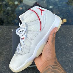 Jordan 11 Retro Platinum Tint (size 5.5)