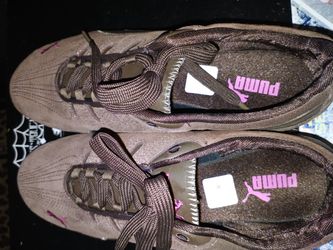 Tenslotte charme logboek Women's PUMA Sport Lifestyle Athletic Shoes Brown Suede Leather Pink Logo  for Sale in Los Angeles, CA - OfferUp