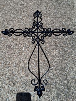 Decorative Wall Metal Cross/Cruz de Pared Decorativa de Metal