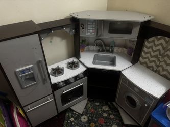 Kids Play Kitchen