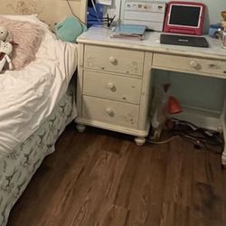 Twin bed and table!!!