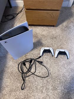 PlayStation 5 (PS5) Disc Edition – 825GB – White + 2 Controllers