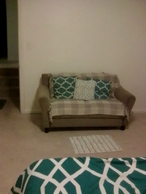 Love Seat (Brown)