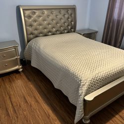 Queen Size Bed And 2 Nightstands