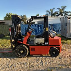 Forklift (READ DESCRIPTION)