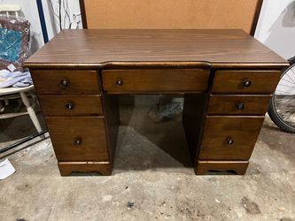 Free Desk in North Bend
