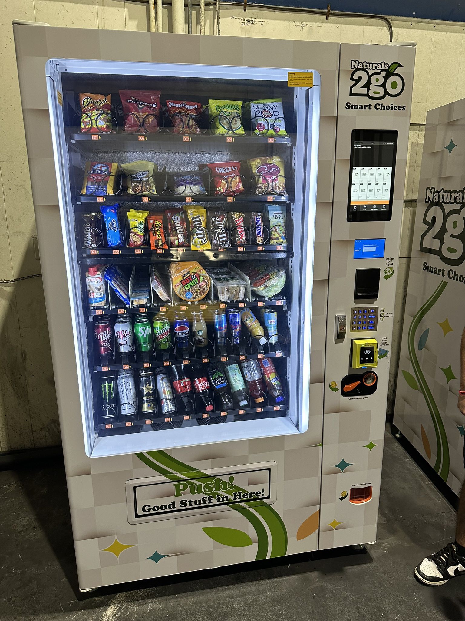 250$ For A Referral,Vending Machine For Your Business 
