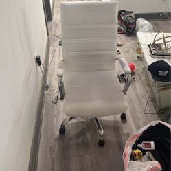 DESK CHAIR