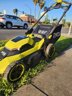 RYOBI 40V HP BRUSHLESS CORDLESS 21-IN SELF PROPELLED LANW MOWER TOOL ONLY NEW