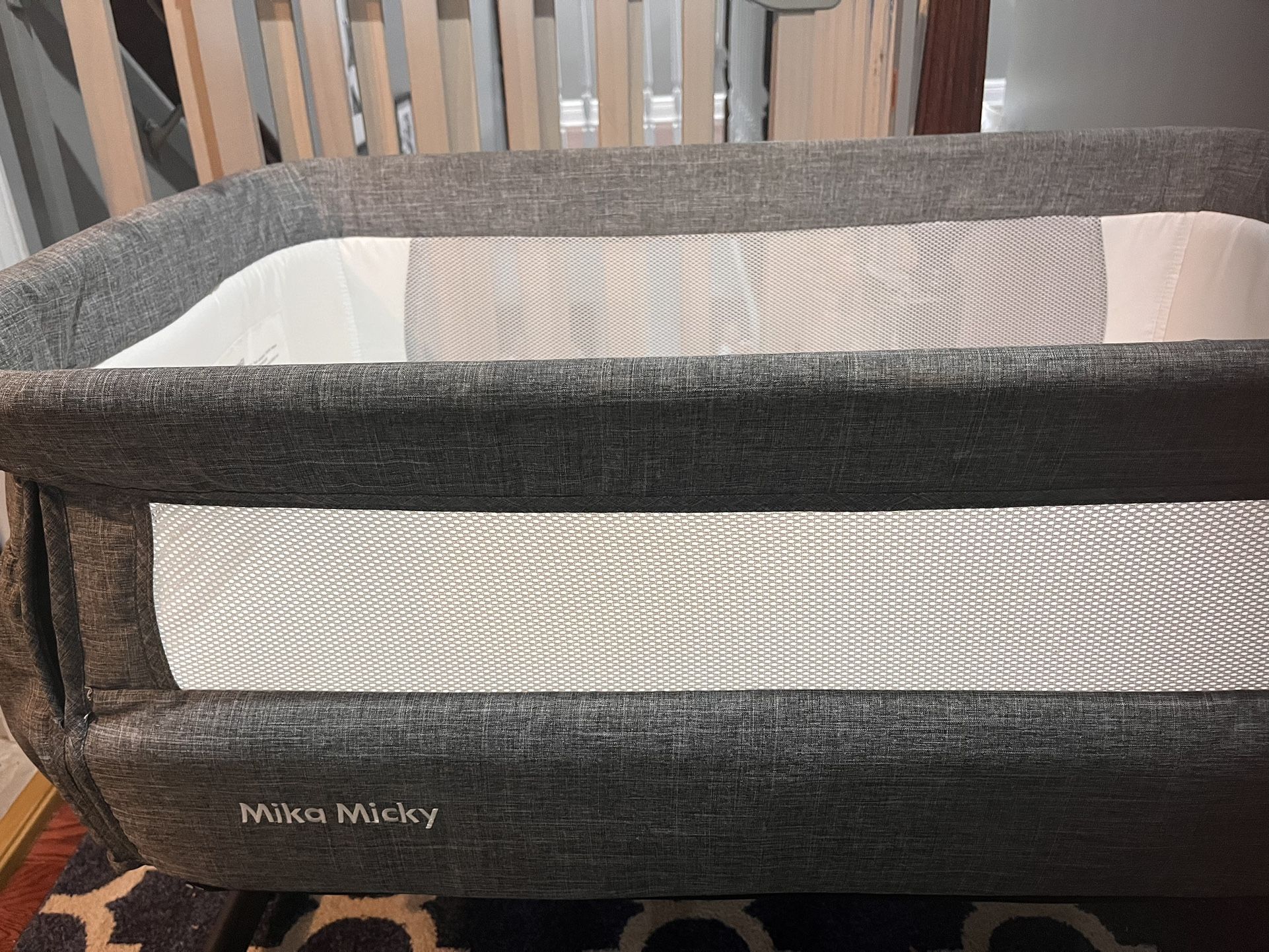 Mika Mikey Bedside Bassinet