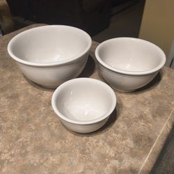 Ceramic mixing bowls