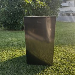Black Mini Fridge 