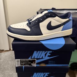 Jordan 1 Low OG Obsidian UNC
