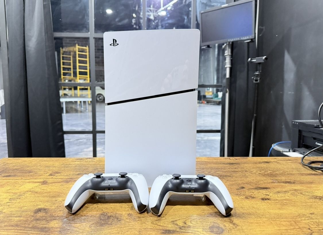 PS5 New + 2 Controllers