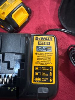 DeWalt DCB107 12V/20V Max Battery Charger