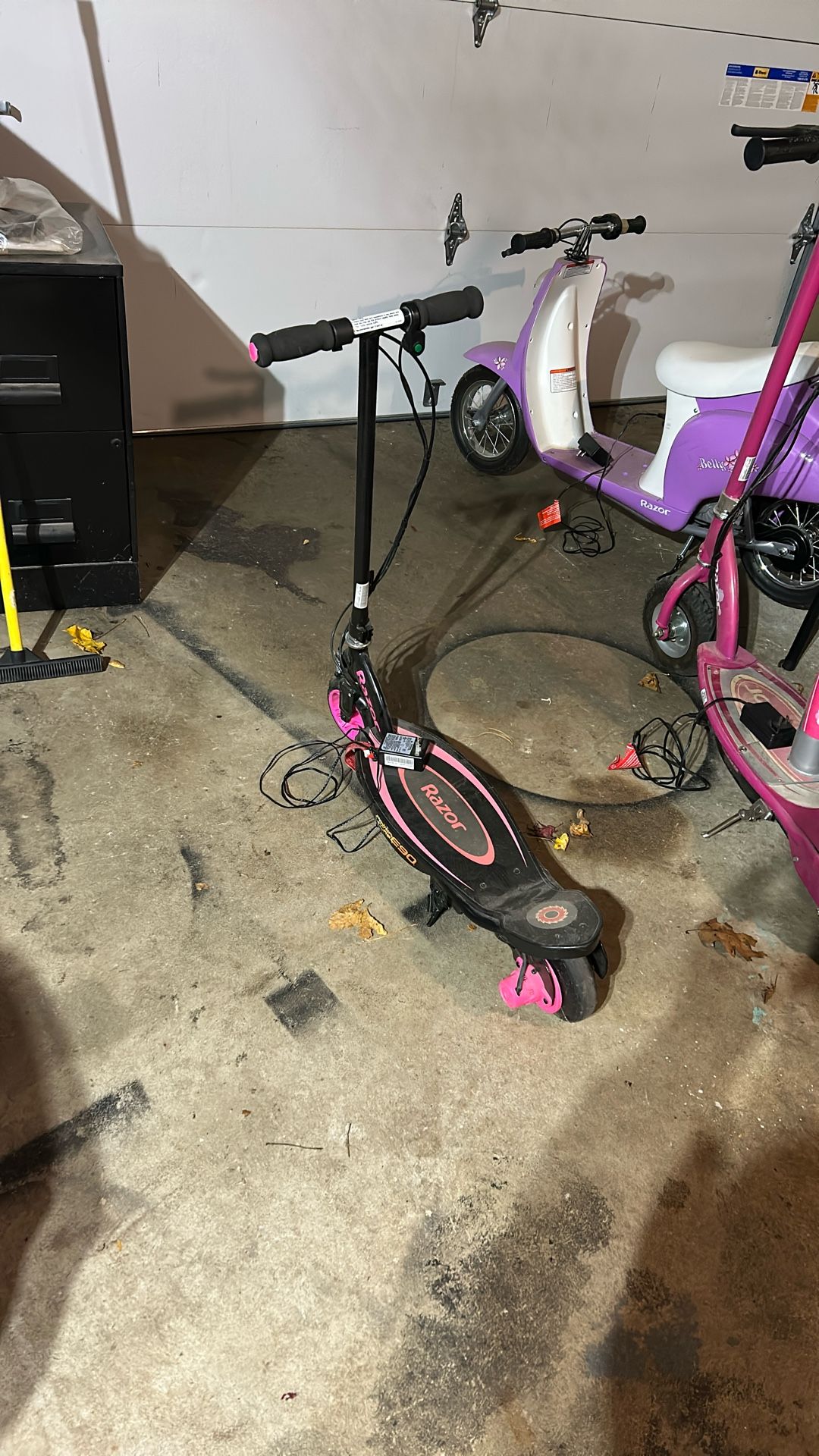 Electric razor scooter