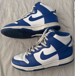 LIKE NEW NIKES SIZE MENS 9