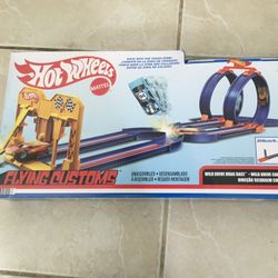 Hot Wheels WILD DRIVE DRAG RACE™