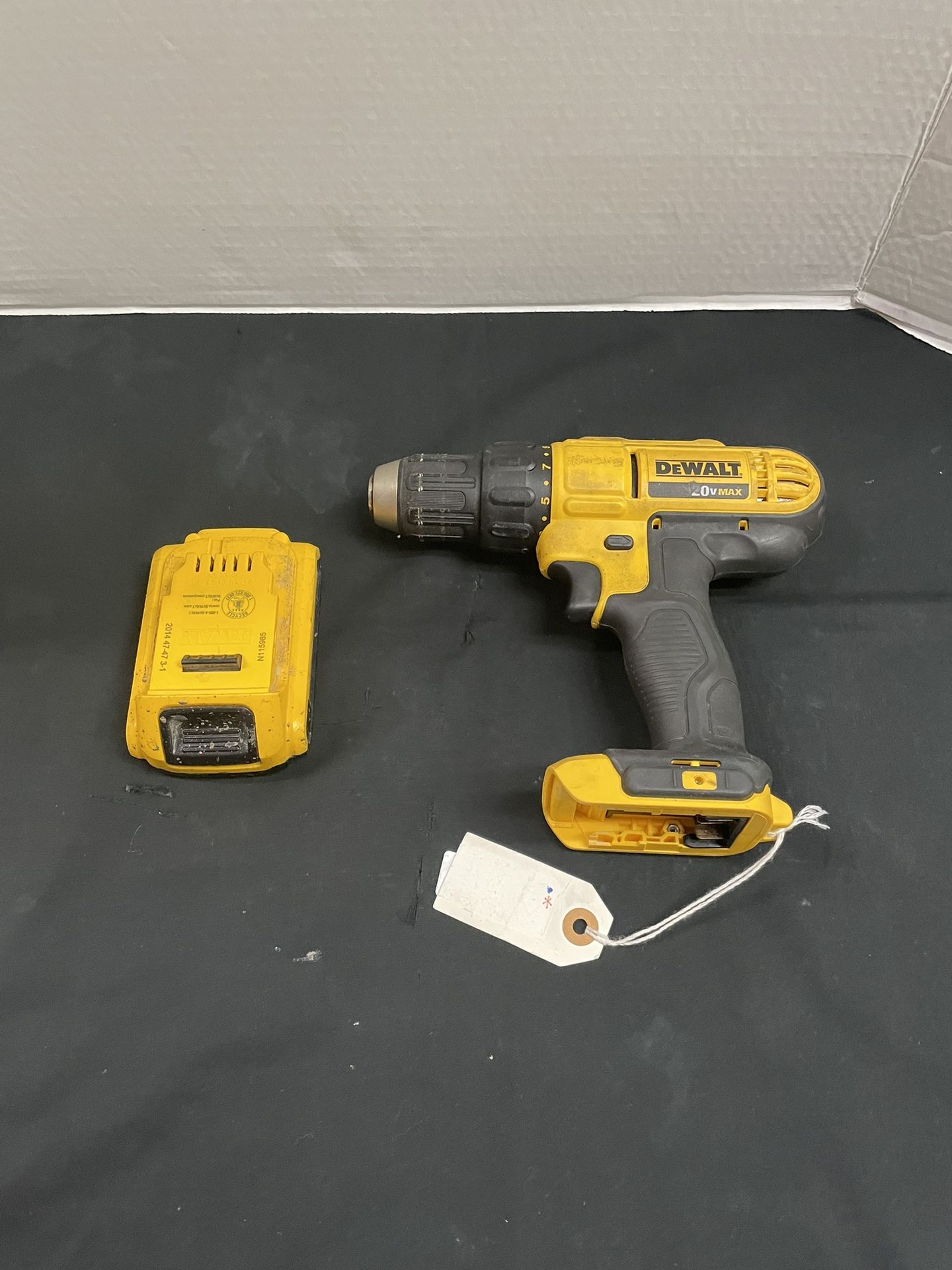 DEWALT 20v Drill W/Batt ONLY DCD771