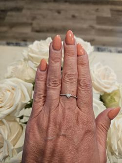 Diamond heart 14kt white gold sparkly ring