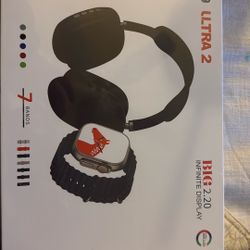 HeadPhones With A SmartWatch 